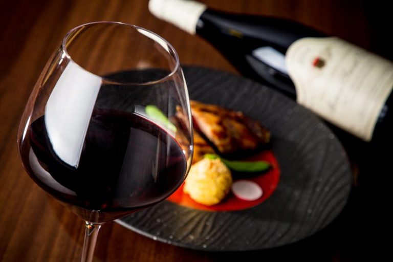 Many wines to match the food are available.